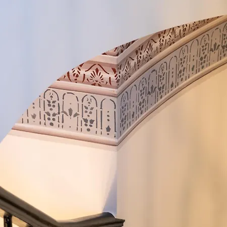 Bouquet Luxury Apartment