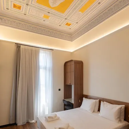 Bouquet Luxury Apartment