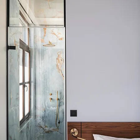 Bouquet Luxury アパート *